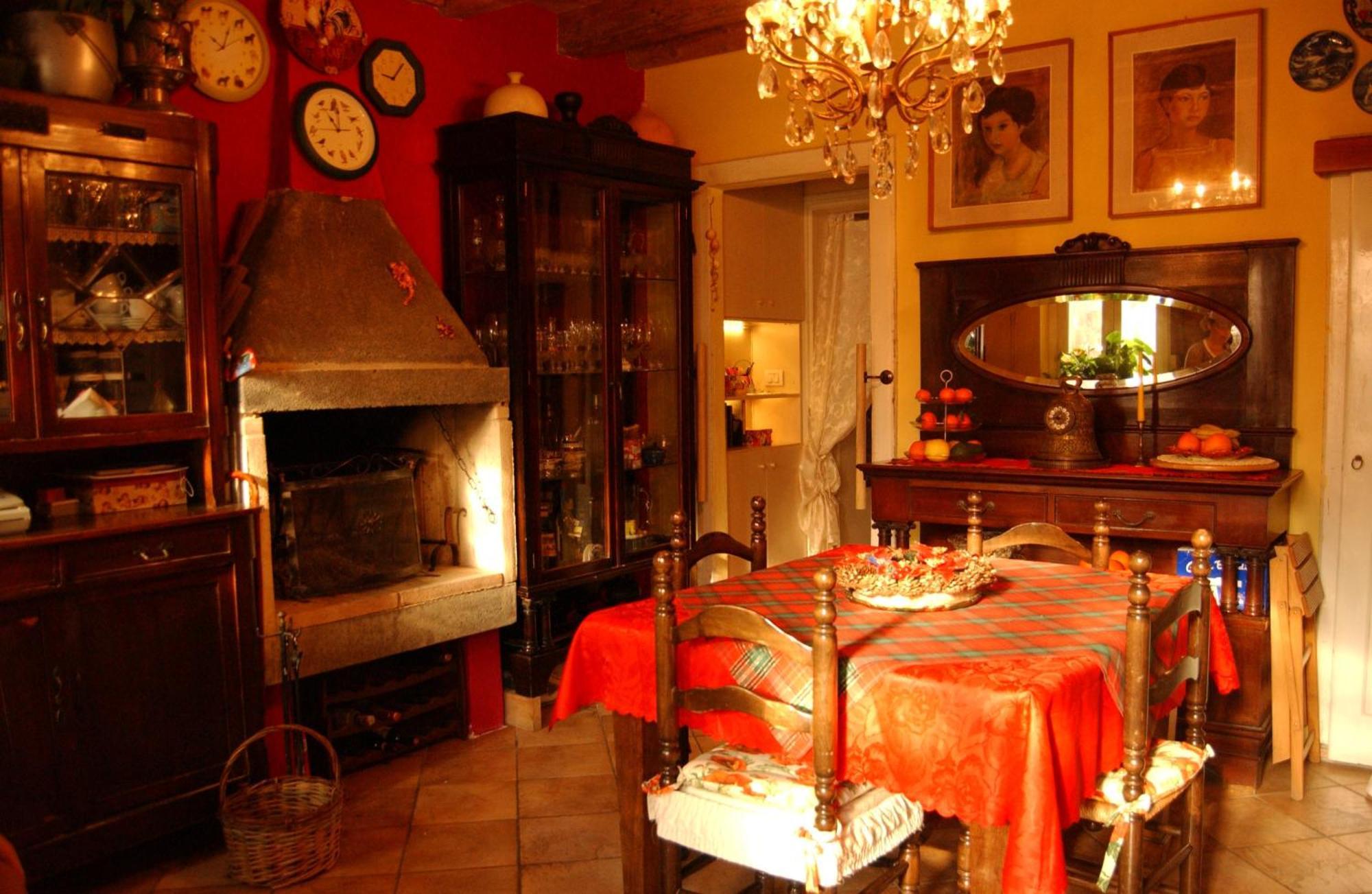 A Casa Di Susi Bed & Breakfast Кастелнуово дел Гарда Екстериор снимка
